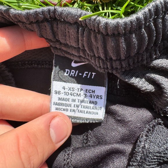 Nike Kids Black Athletic Shorts - Picture 2 of 2